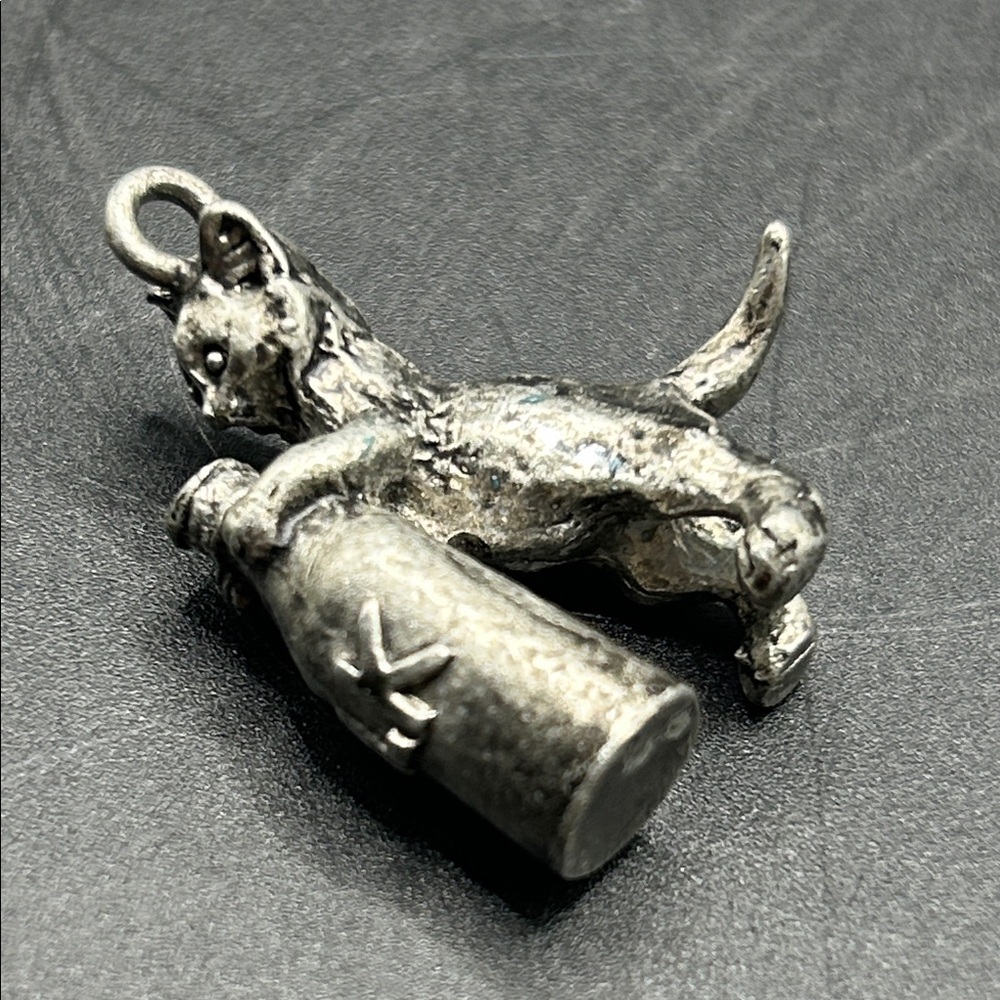 Vintage Silver Tone Metal Cat with Milk Bottle Charm / Necklace Pendant Jewelry - Picture 3 of 11